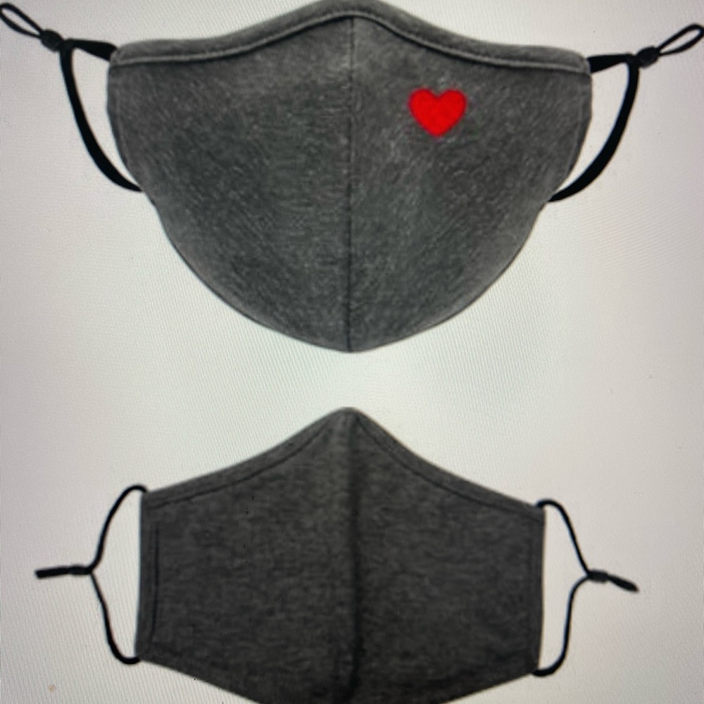 NWT Little Red Heart Screen Print Mask